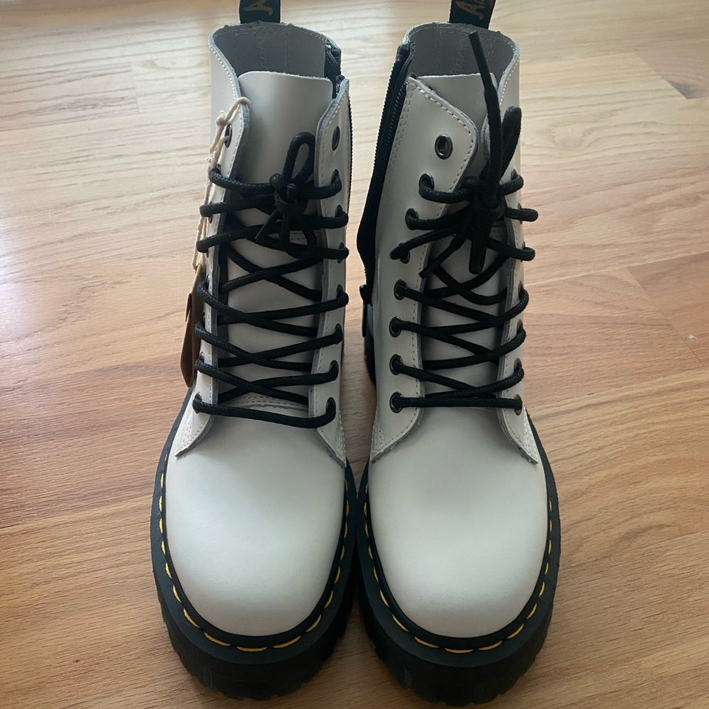 NWT & Box Dr. Martens JADON WHITE POLiSHED SMOOTH BOOTS - Picture 6 of 8